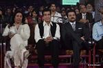 Anil Kapoor, Jeetendra at ITA Awards red carpet in Mumbai on 4th Nov 2012 (155).JPG